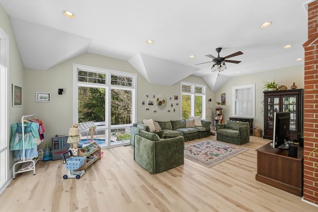51 Ellyson Ave, Hampstead, NH 03826