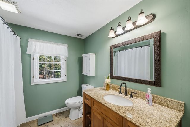 51 Ellyson Ave, Hampstead, NH 03826