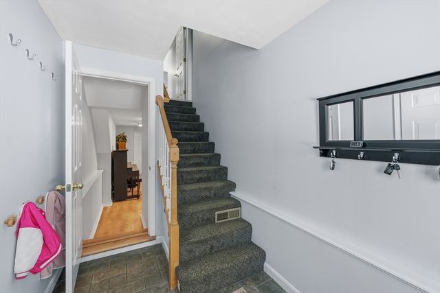51 Ellyson Ave, Hampstead, NH 03826
