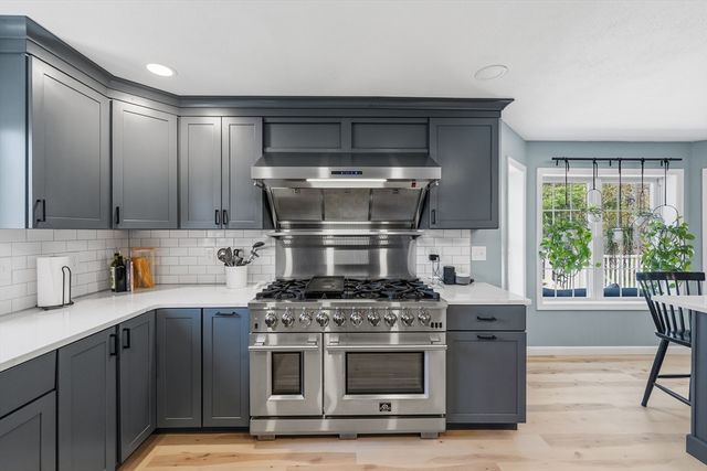 51 Ellyson Ave, Hampstead, NH 03826