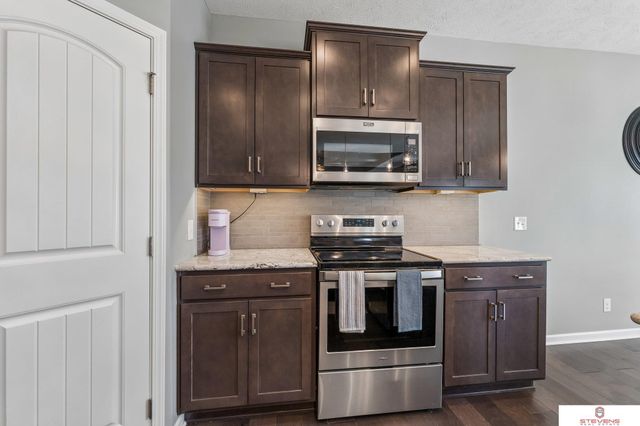 8022 N 159th Avenue, Bennington, NE 68007