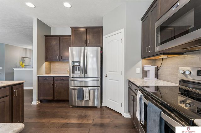 8022 N 159th Avenue, Bennington, NE 68007