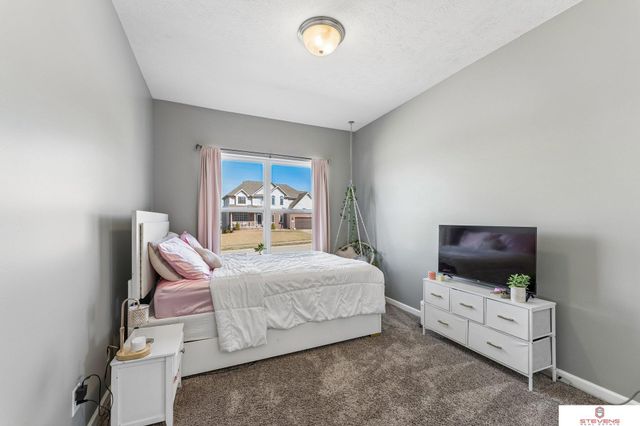 8022 N 159th Avenue, Bennington, NE 68007