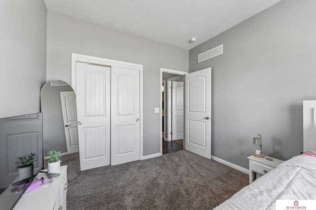 8022 N 159th Avenue, Bennington, NE 68007