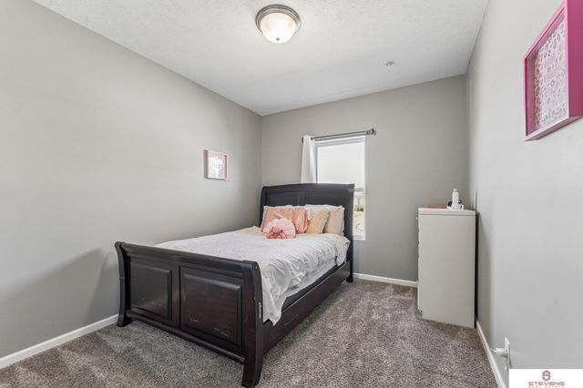 8022 N 159th Avenue, Bennington, NE 68007