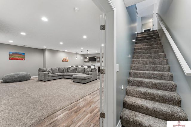 8022 N 159th Avenue, Bennington, NE 68007