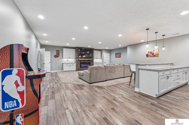 8022 N 159th Avenue, Bennington, NE 68007