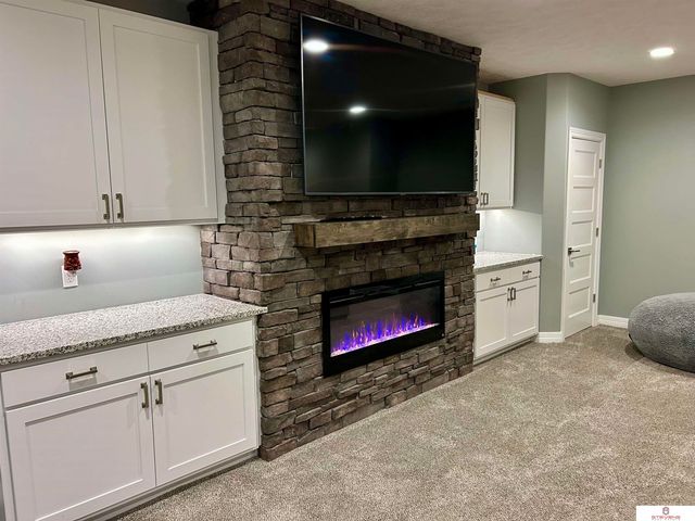 8022 N 159th Avenue, Bennington, NE 68007