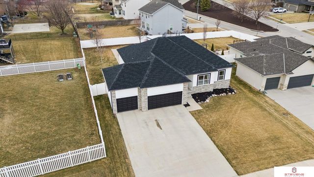 8022 N 159th Avenue, Bennington, NE 68007