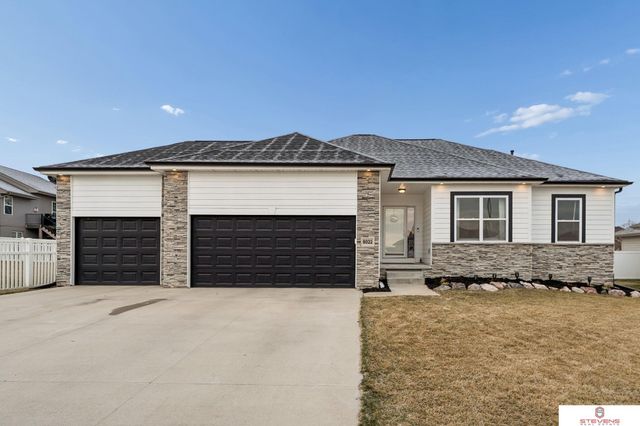 8022 N 159th Avenue, Bennington, NE 68007