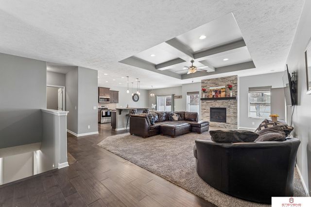 8022 N 159th Avenue, Bennington, NE 68007