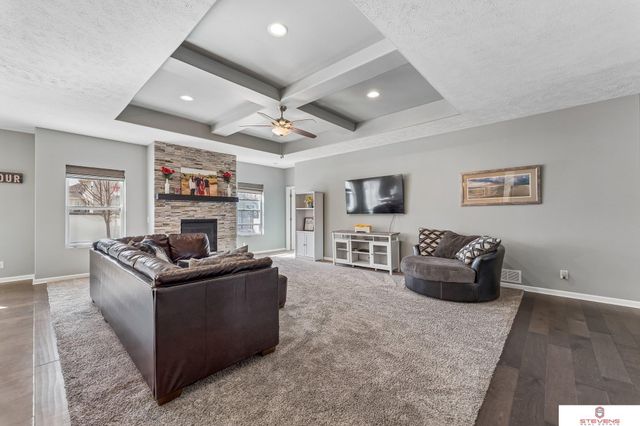 8022 N 159th Avenue, Bennington, NE 68007