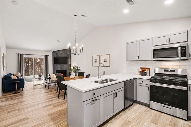 3333 Clear Vista Court 23, Grand Rapids, MI 49525