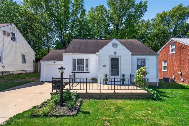 1208 39th Street NW, Canton, OH 44709