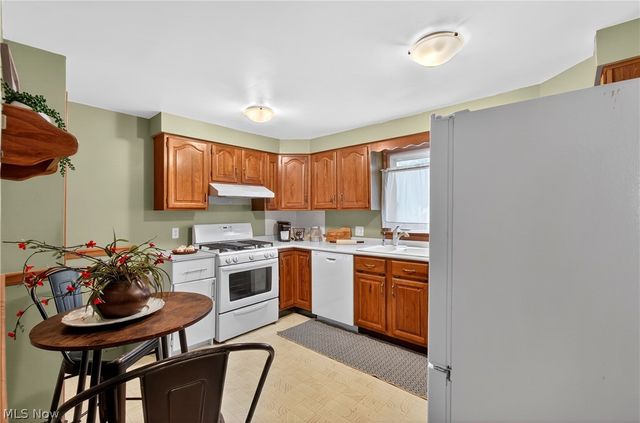 1208 39th Street NW, Canton, OH 44709