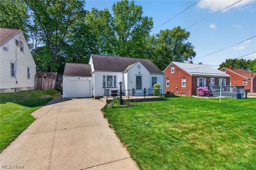 1208 39th Street NW, Canton, OH 44709
