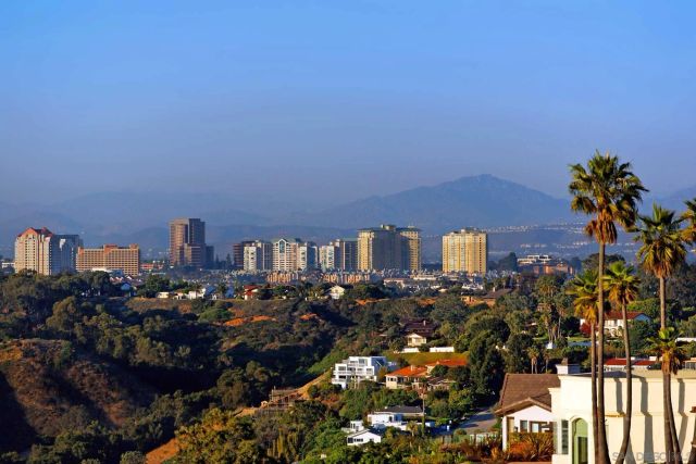 7455 Hillside Dr, La Jolla, CA 92037