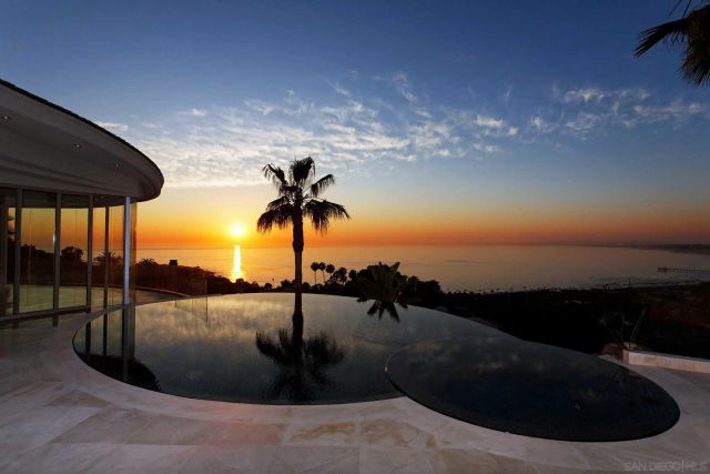 7455 Hillside Dr, La Jolla, CA 92037