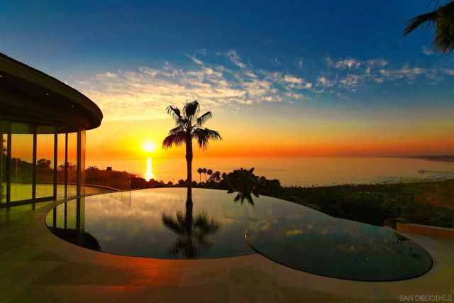 7455 Hillside Dr, La Jolla, CA 92037