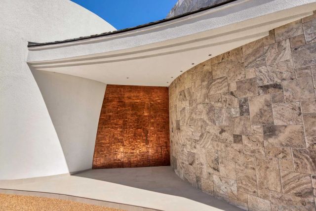 7455 Hillside Dr, La Jolla, CA 92037