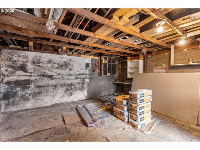 43683 MAIN St, Pendleton, OR 97801