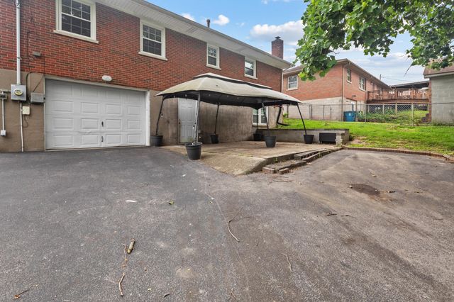 3841 Walhampton Drive, Lexington, KY 40517