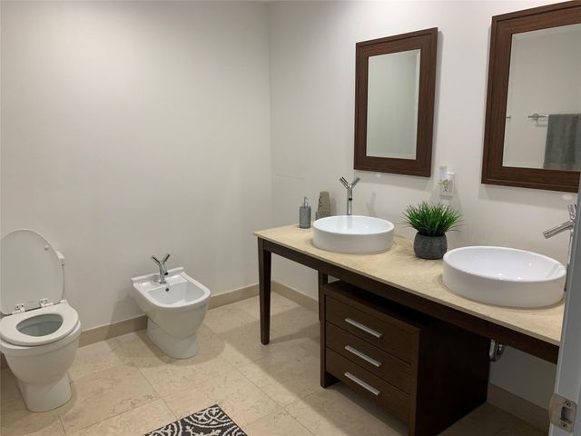 495 Brickell Ave 2308, Miami, FL 33131