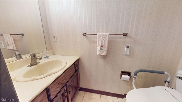 20076 Idlewood Trail, Strongsville, OH 44149