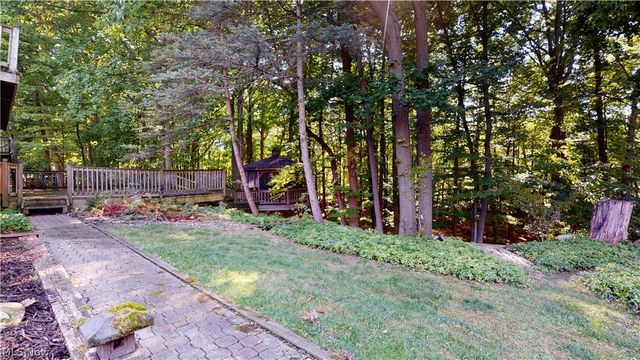 20076 Idlewood Trail, Strongsville, OH 44149
