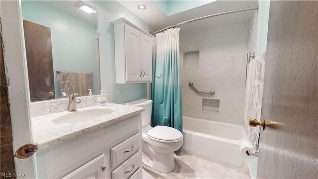 20076 Idlewood Trail, Strongsville, OH 44149