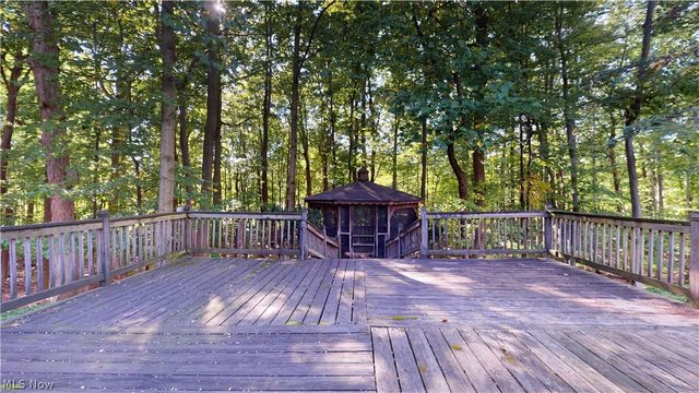 20076 Idlewood Trail, Strongsville, OH 44149