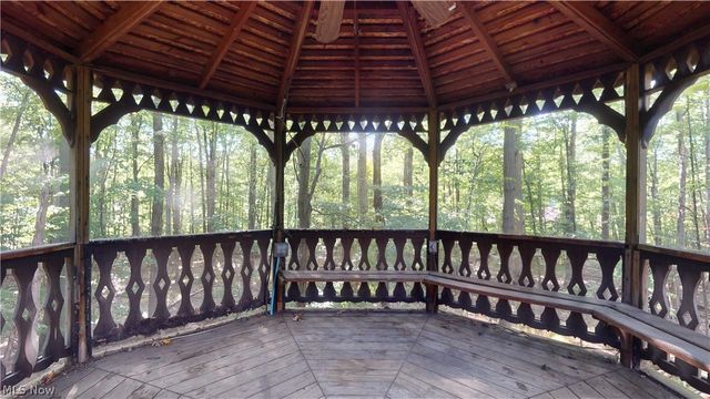 20076 Idlewood Trail, Strongsville, OH 44149