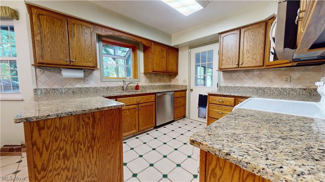 20076 Idlewood Trail, Strongsville, OH 44149