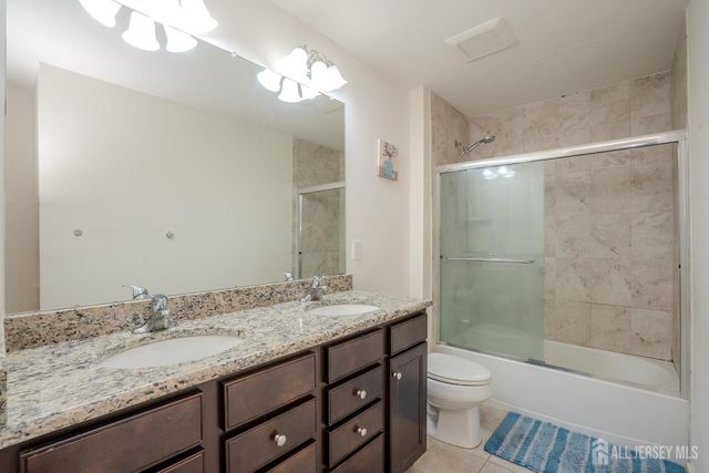 14 Jasmine Drive, Monroe, NJ 08831
