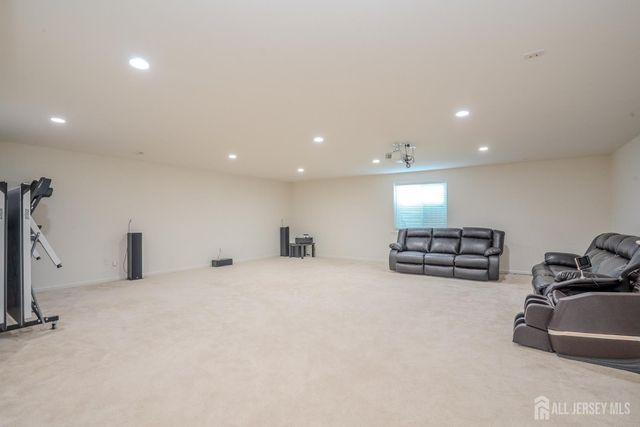 14 Jasmine Drive, Monroe, NJ 08831