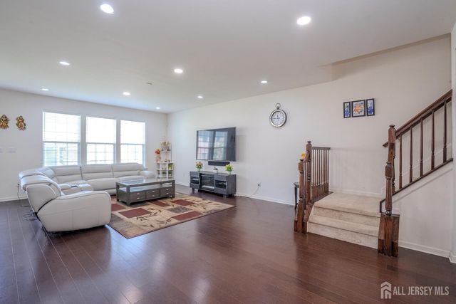 14 Jasmine Drive, Monroe, NJ 08831