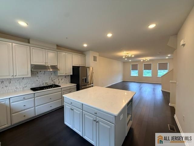 338 South Drive, North Brunswick, NJ 08902