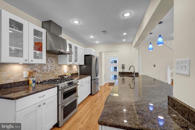 8700 LINTON LN, Alexandria, VA 22308