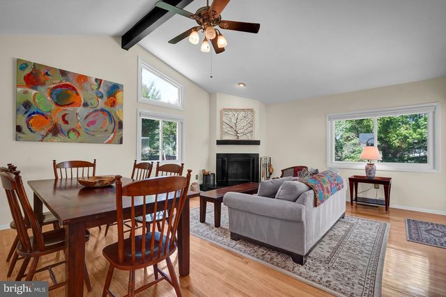 8700 LINTON LN, Alexandria, VA 22308