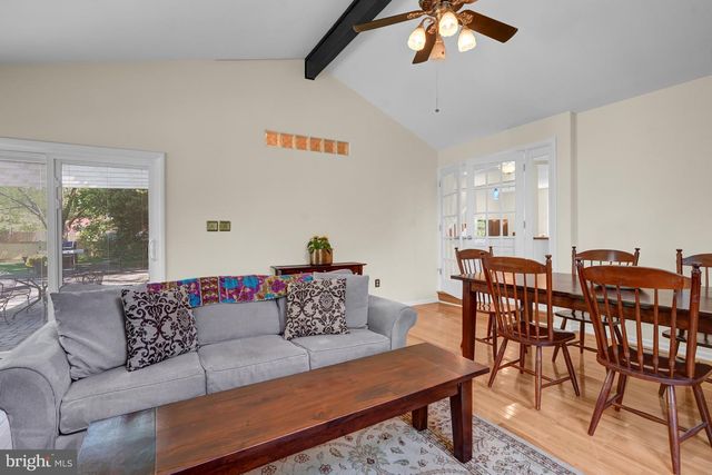8700 LINTON LN, Alexandria, VA 22308