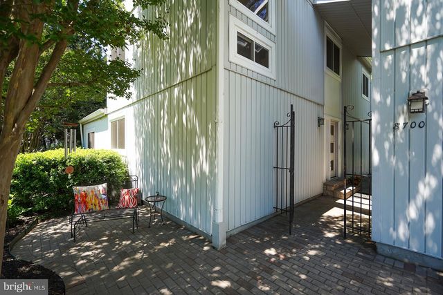 8700 LINTON LN, Alexandria, VA 22308