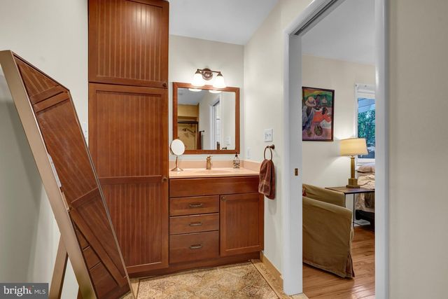 8700 LINTON LN, Alexandria, VA 22308