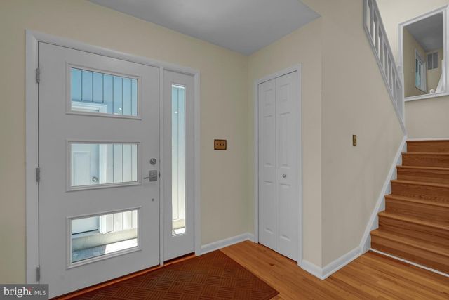 8700 LINTON LN, Alexandria, VA 22308