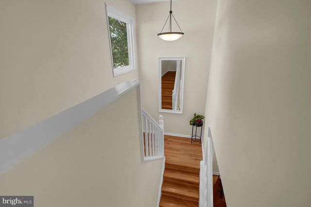 8700 LINTON LN, Alexandria, VA 22308