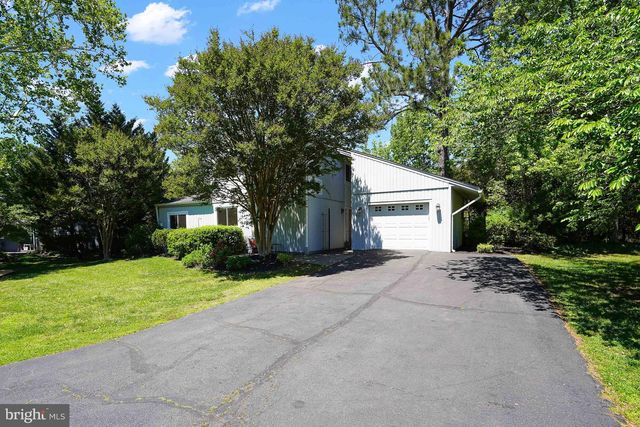 8700 LINTON LN, Alexandria, VA 22308