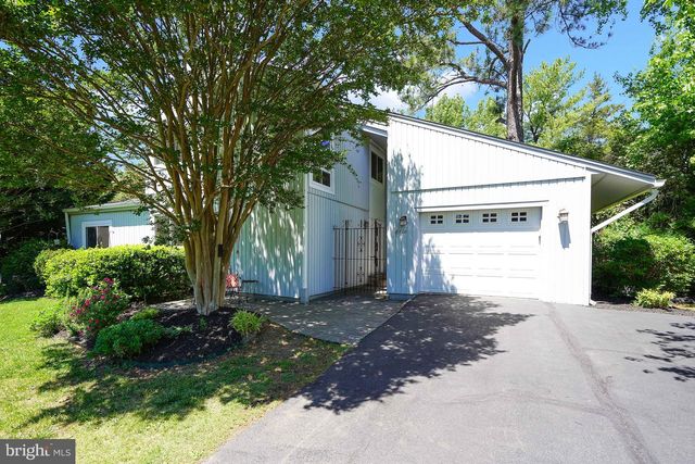 8700 LINTON LN, Alexandria, VA 22308