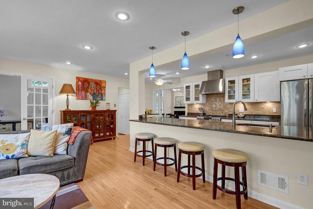 8700 LINTON LN, Alexandria, VA 22308