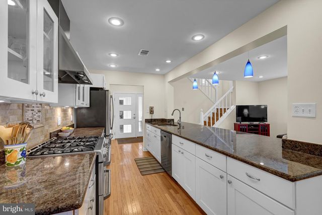 8700 LINTON LN, Alexandria, VA 22308