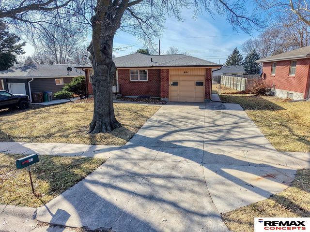 601 Skyway Road, Lincoln, NE 68505