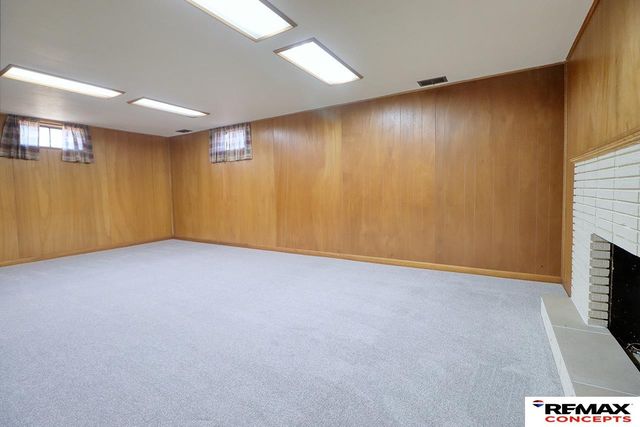 601 Skyway Road, Lincoln, NE 68505